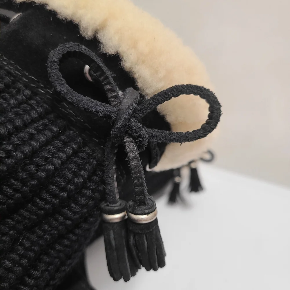 UGG Australia Black Suburb Boots Leather/Cable Knit Size 7